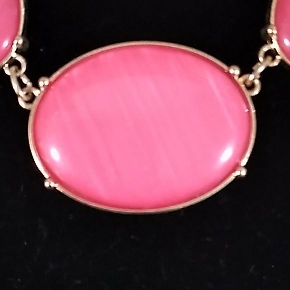 Beautiful Pink/Gold Statement Necklace/Earrings. - Picture 4 of 6